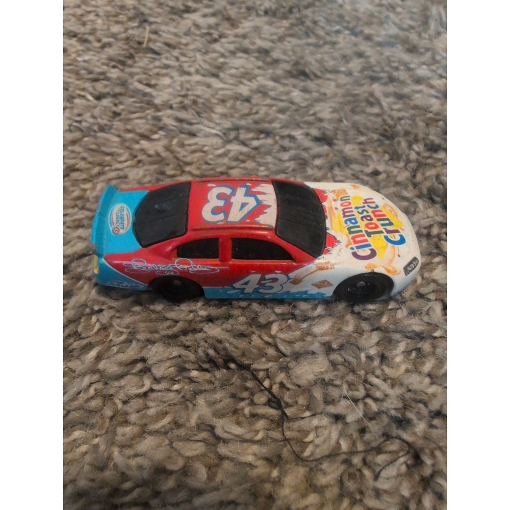 2008 Hot Wheels #43 Richard Petty NASCAR Cinnamon Toast Crunch Diecast 1:64